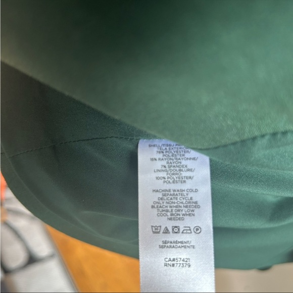 Ann Taylor Forest Green Two-Button Blazer - Size 12 - Picture 5 of 9